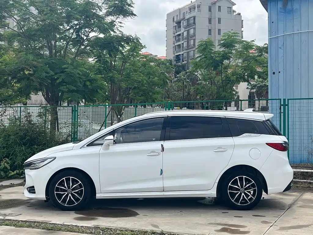 Song MAX 1.5 T Auto Connected Elite 7-seat