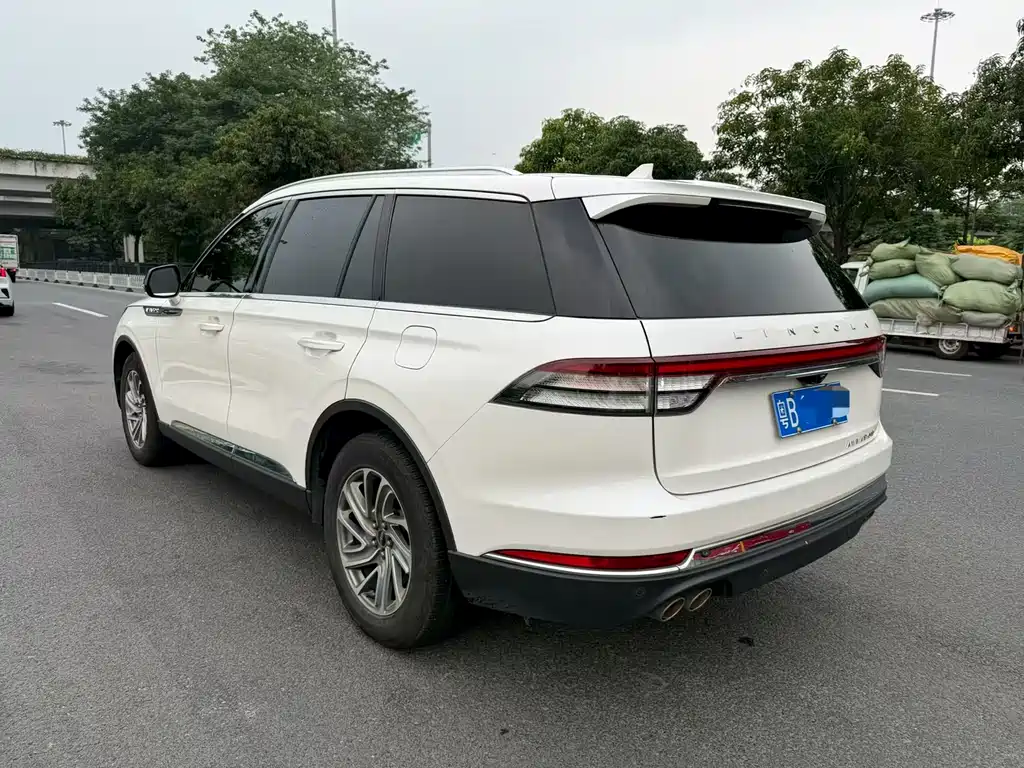 Aviator 3.0 T V6 4 WD Graceful