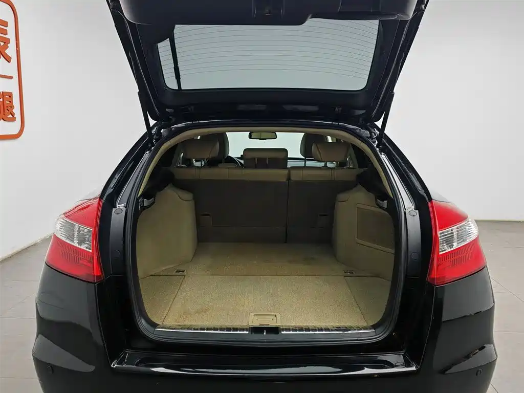 Crosstour 2.4 L Luxury