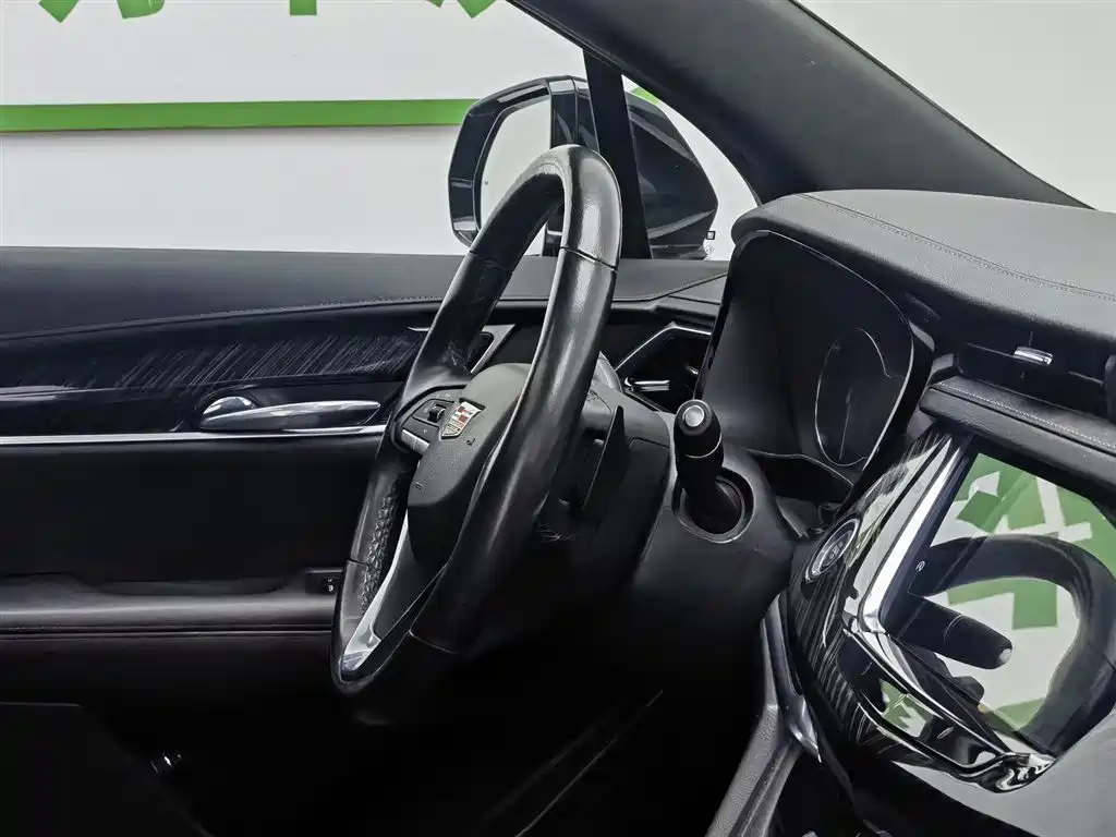Cadillac XT6 2.0 T 6-seat 4 WD Luxury