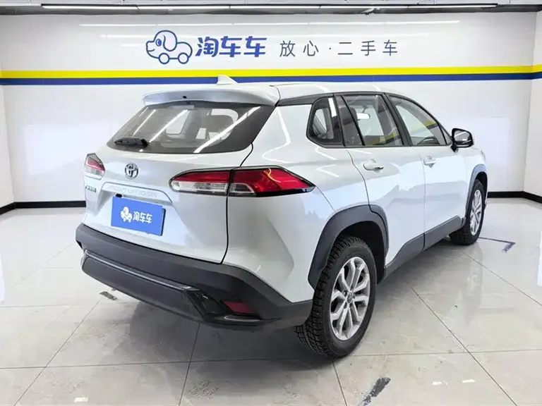 Toyota Frontlander 2.0 L CVT Elite