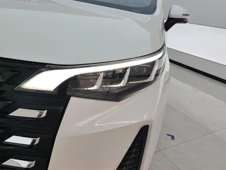 GAC Trumpchi M6 PRO 270 T DCT Premium