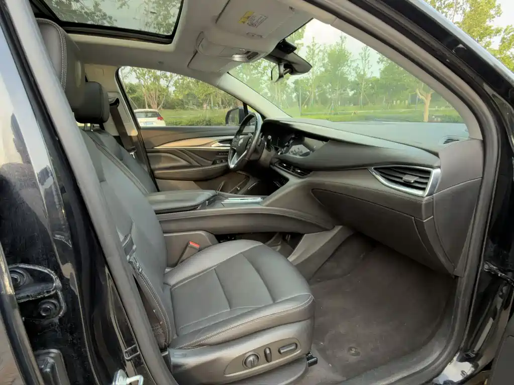 Enclave 28 T 2 WD Distinguished