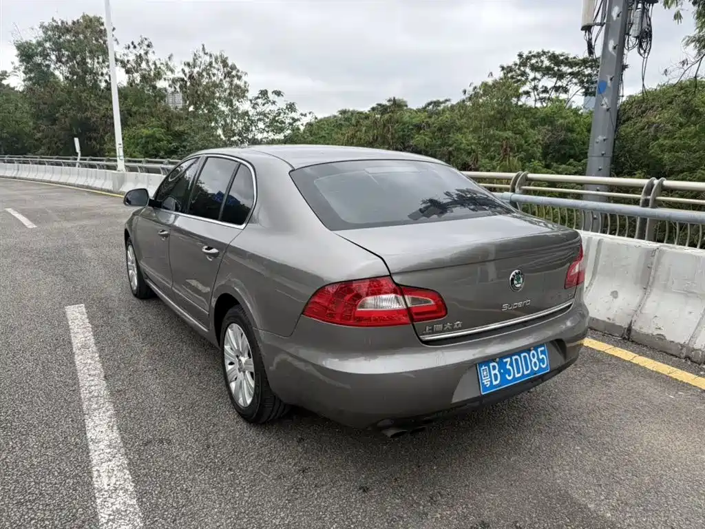 Superb 1.8 TSI Auto Noble Elegant