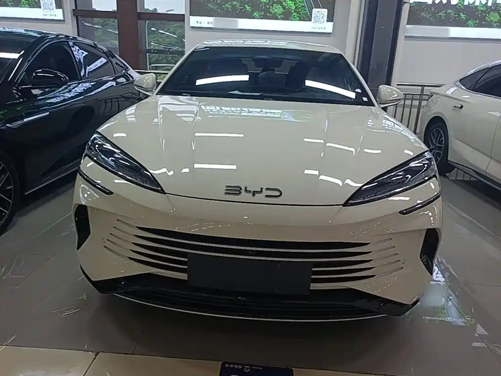 Seal 07 DM-i DM-i 1.5 L 70 km Elite