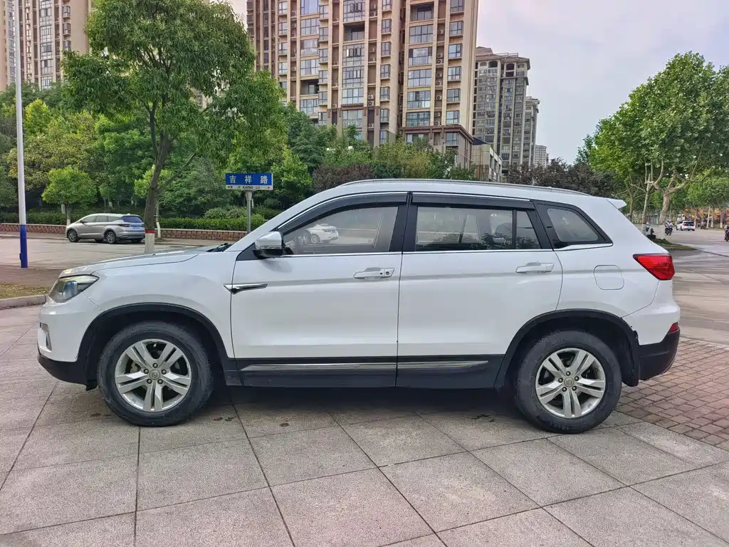 Changan CS75 1.8 T Auto Elite CN-V