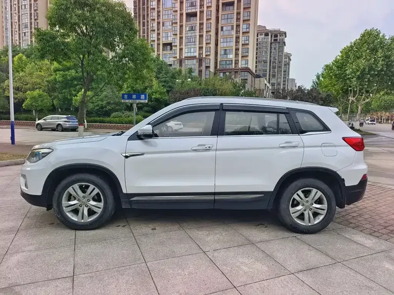 Changan CS75 1.8 T Auto Elite CN-V