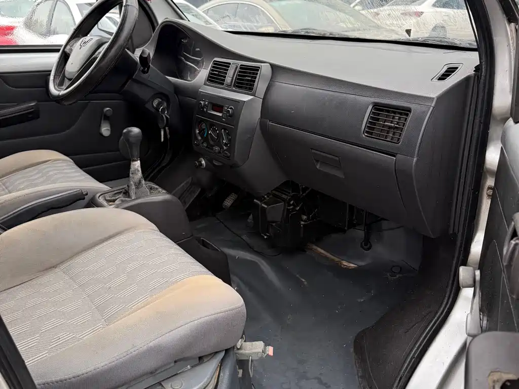 Wuling Rongguang Mini Truck 1.5 L Double Cab Basic L3 C