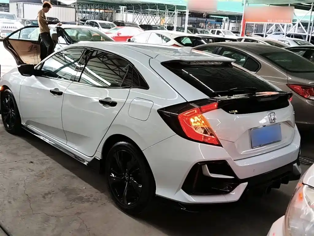 Civic HATCHBACK 220 TURBO CVT New Sharp Control
