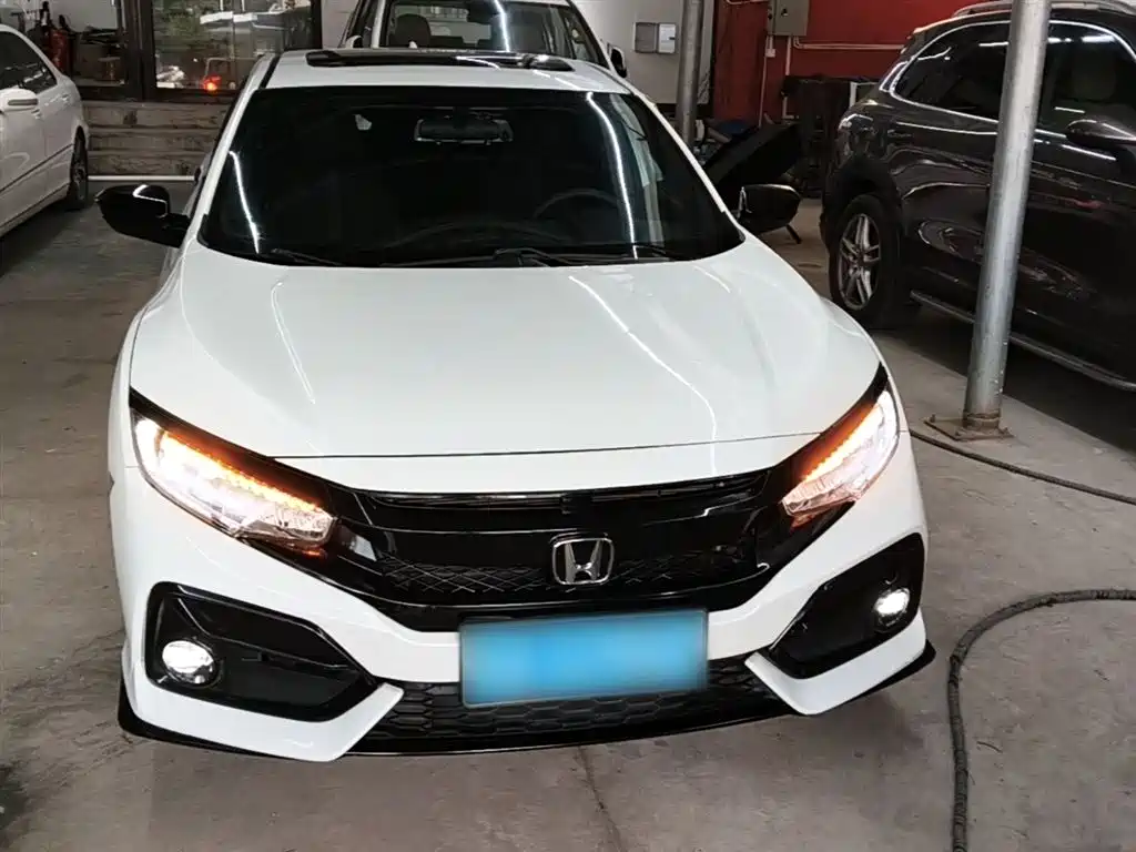 Civic HATCHBACK 220 TURBO CVT New Sharp Control