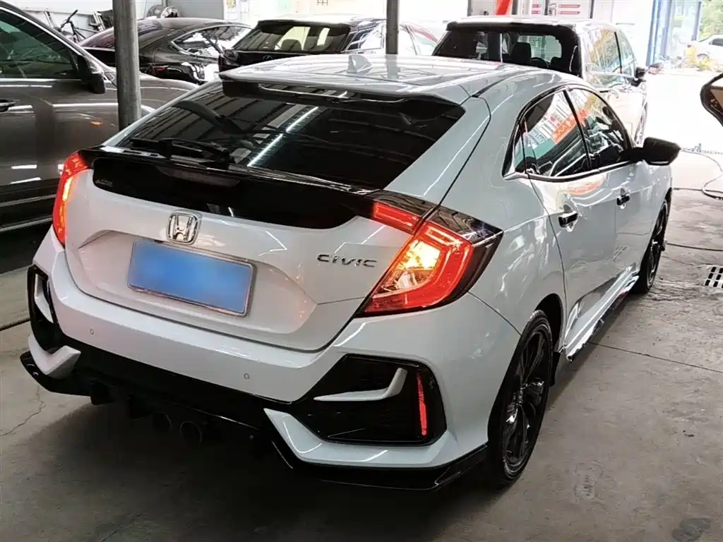 Civic HATCHBACK 220 TURBO CVT New Sharp Control