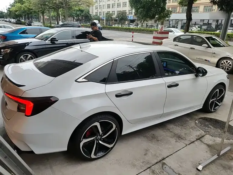 Honda Integra 240 TURBO CVT Phantom Night · Luxury