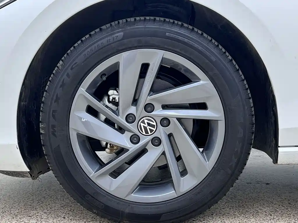 Lamando Lamando L 280 TSI DSG Dazzle Hot