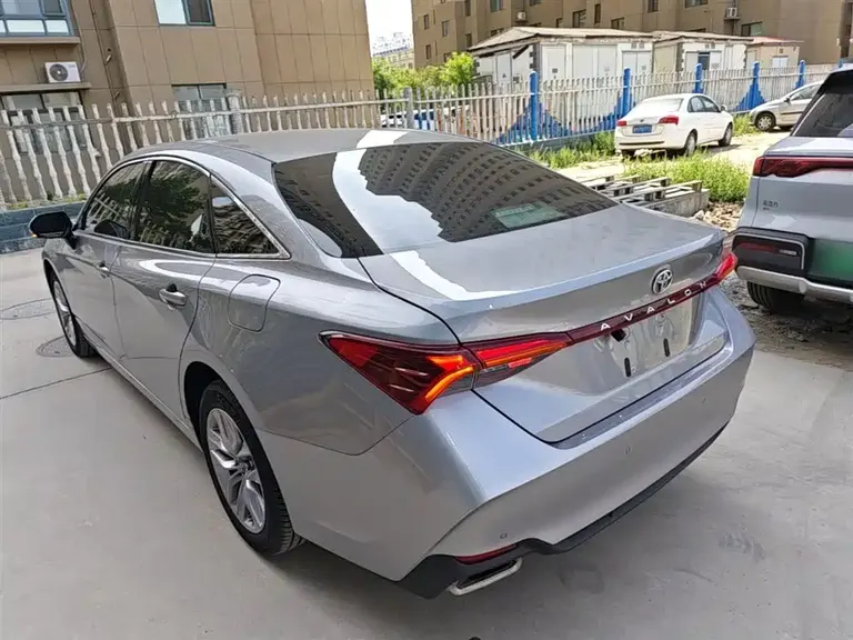 Toyota Avalon 2.0 L Progressive CN-VI