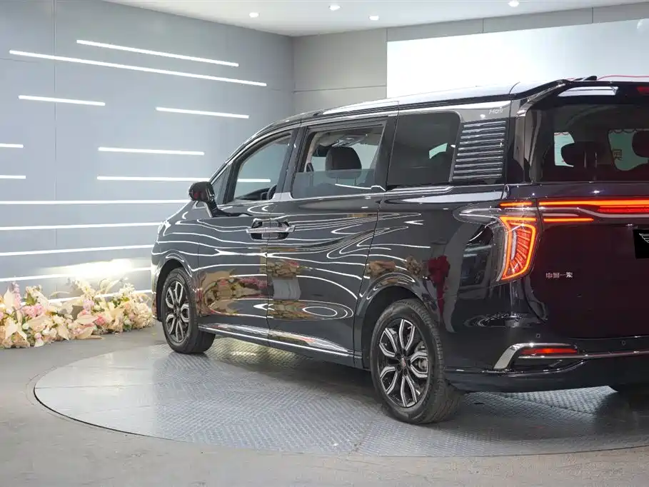 Hongqi HQ9 2.0 T Connected Flagship Enjoyment