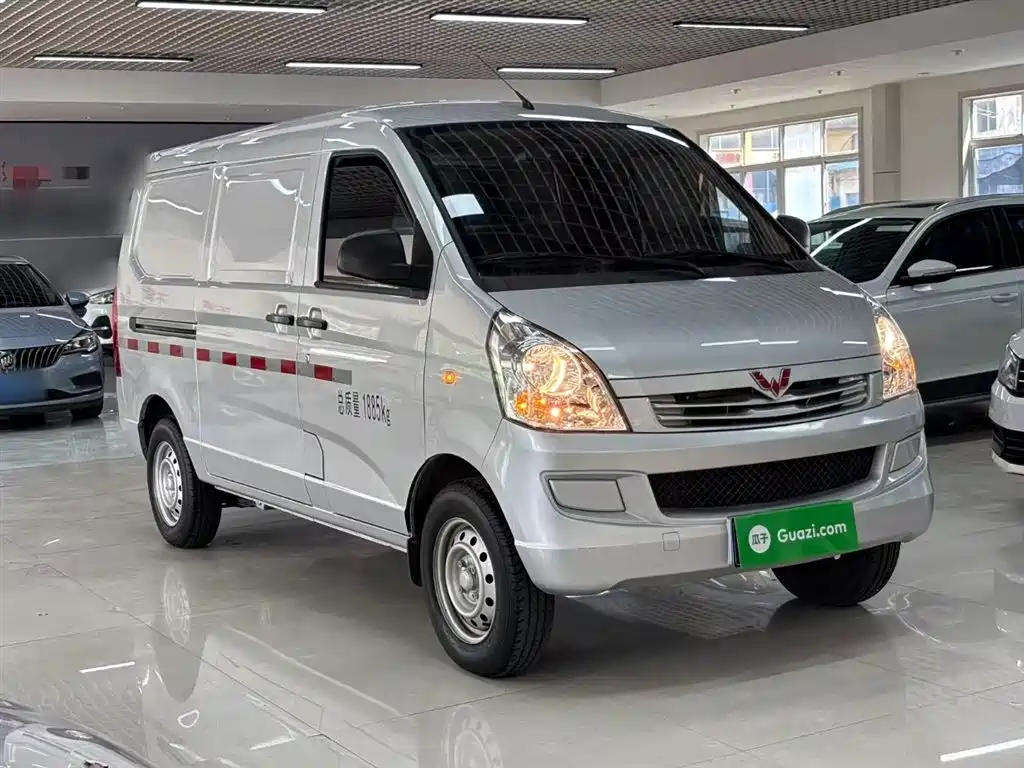Wuling Rongguang S 五菱荣光S 2023款 1.5 L 基本型封窗车 2座