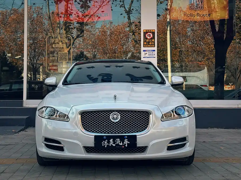 Jaguar XJ XJL 2.0 T Graceful Business