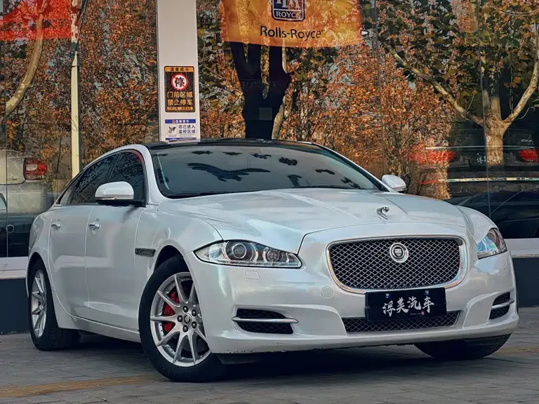 Jaguar XJ XJL 2.0 T Graceful Business