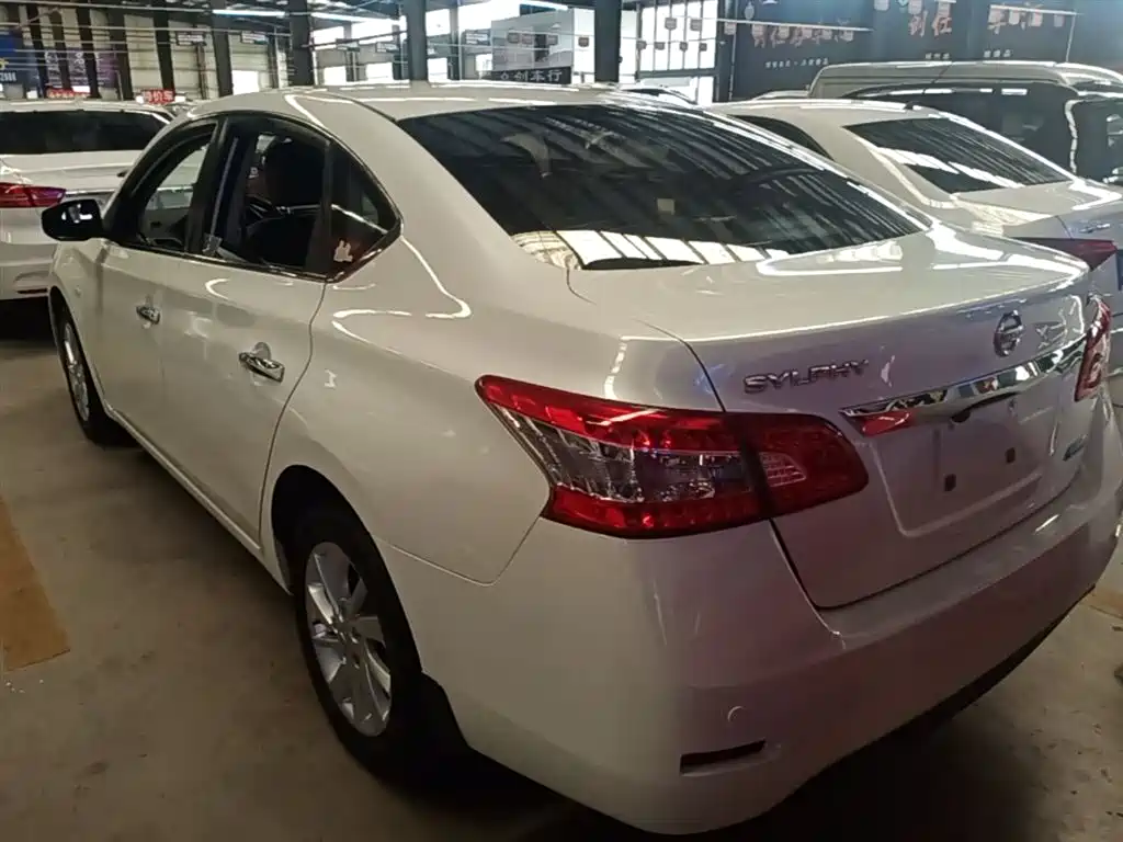 Sylphy 1.6 XV CVT Premium