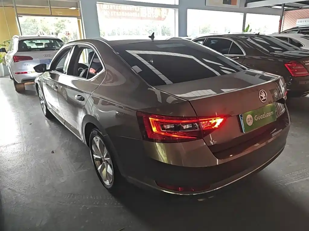 Superb TSI280 DSG Comfort