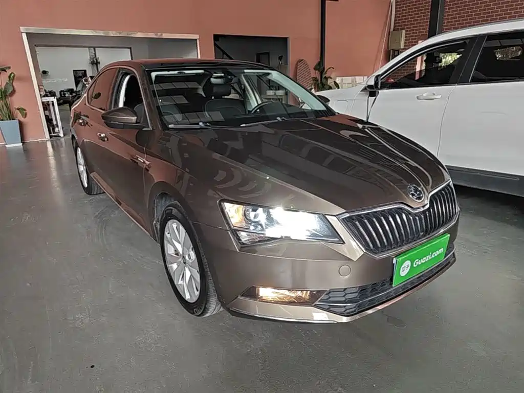 Superb TSI280 DSG Comfort