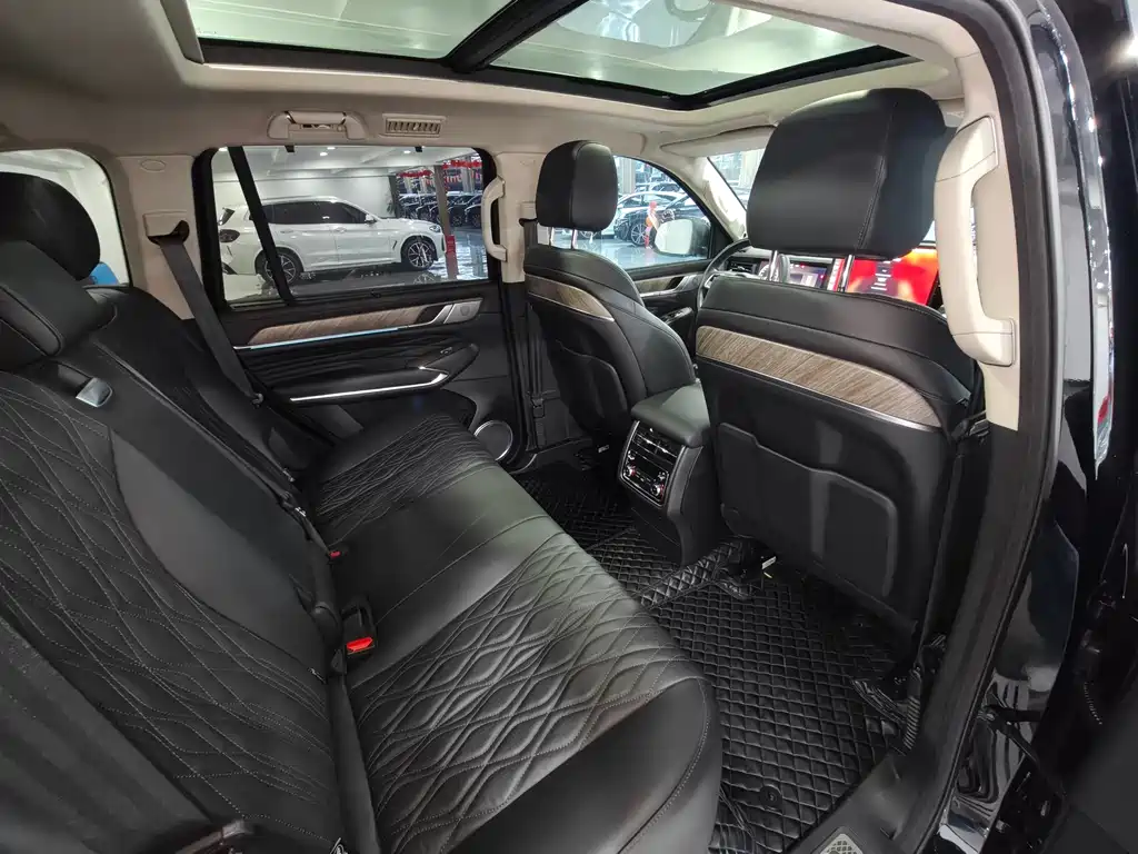 Tank 500 3.0 T Sport Realm 5-seat
