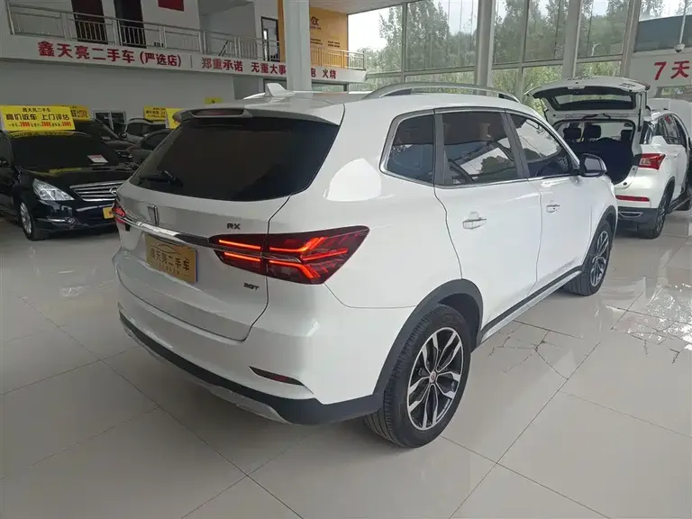 Roewe RX5 20 T 2 WD Auto Internet Smart Enjoyment