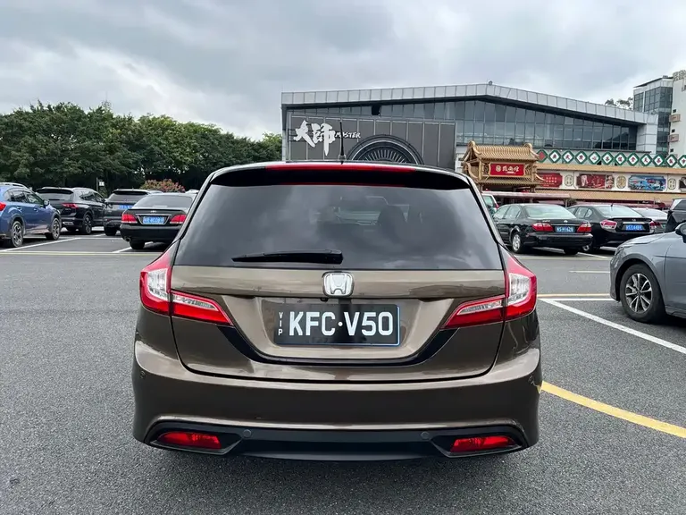 Honda Jade 1.8 L CVT Luxury Premium 5-seat