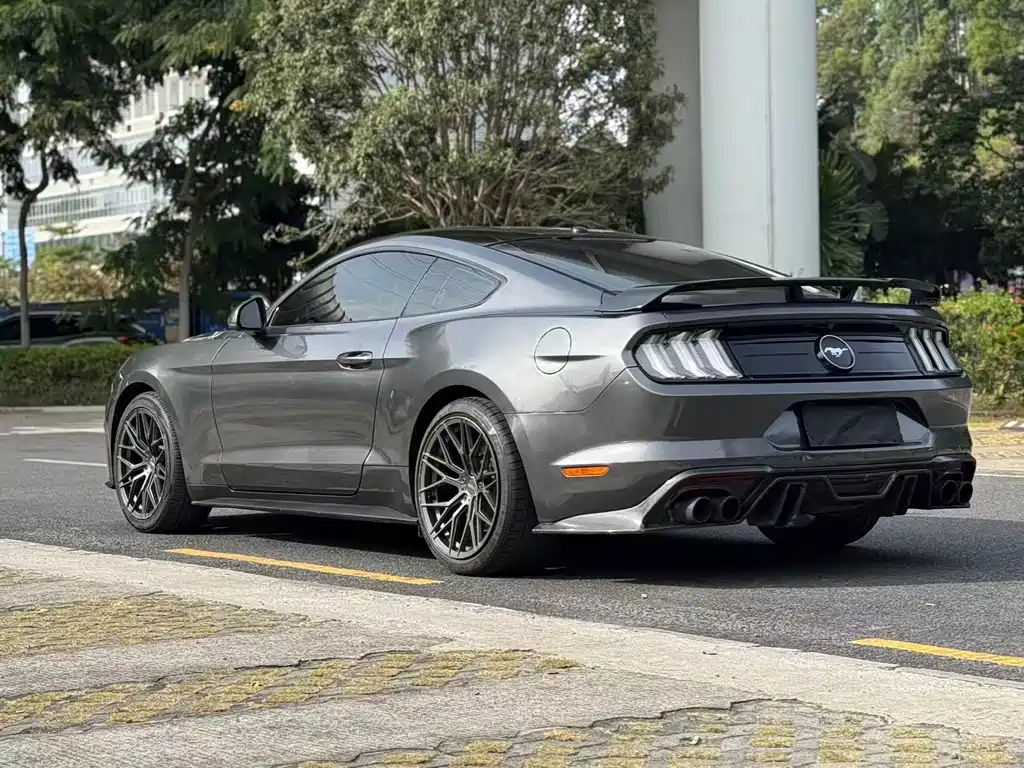 Mustang 2.3 L EcoBoost Obsidian Phantom Special Edition