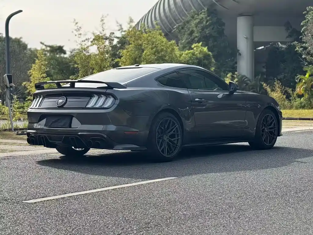 Mustang 2.3 L EcoBoost Obsidian Phantom Special Edition