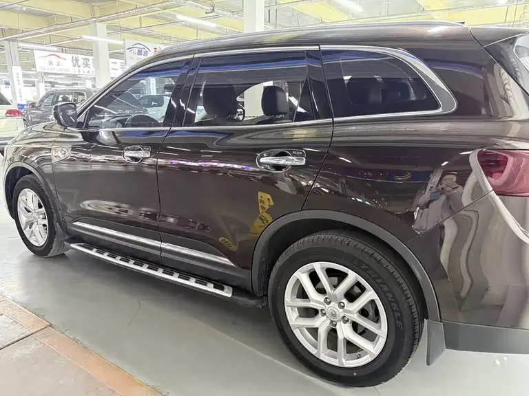 Renault Koleos 2.5 L 4 WD Distinguished