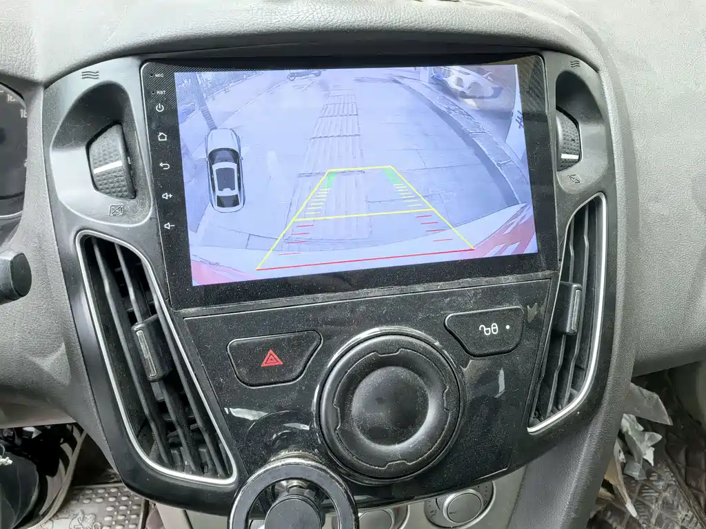 Focus Sedan 1.6 L Auto Comfort