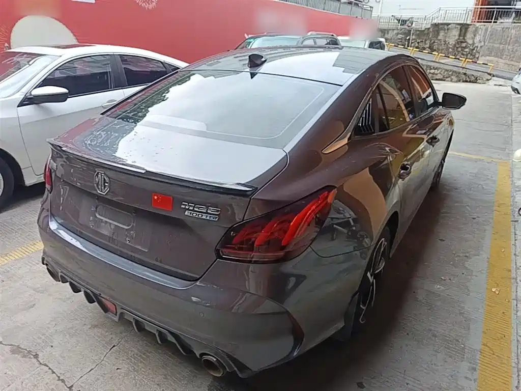 MG5 300 TGI DCT Youth Luxury Flagship