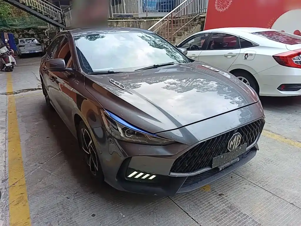 MG5 300 TGI DCT Youth Luxury Flagship