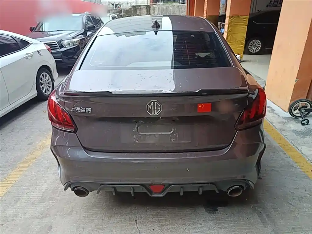 MG5 300 TGI DCT Youth Luxury Flagship