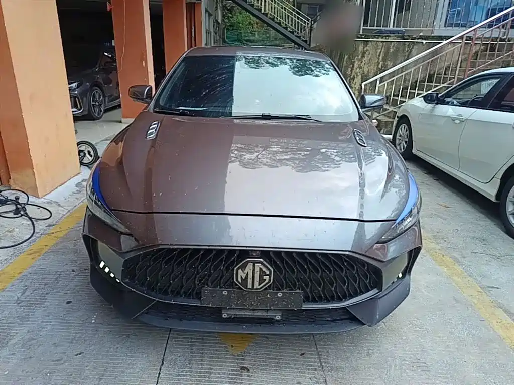 MG5 300 TGI DCT Youth Luxury Flagship