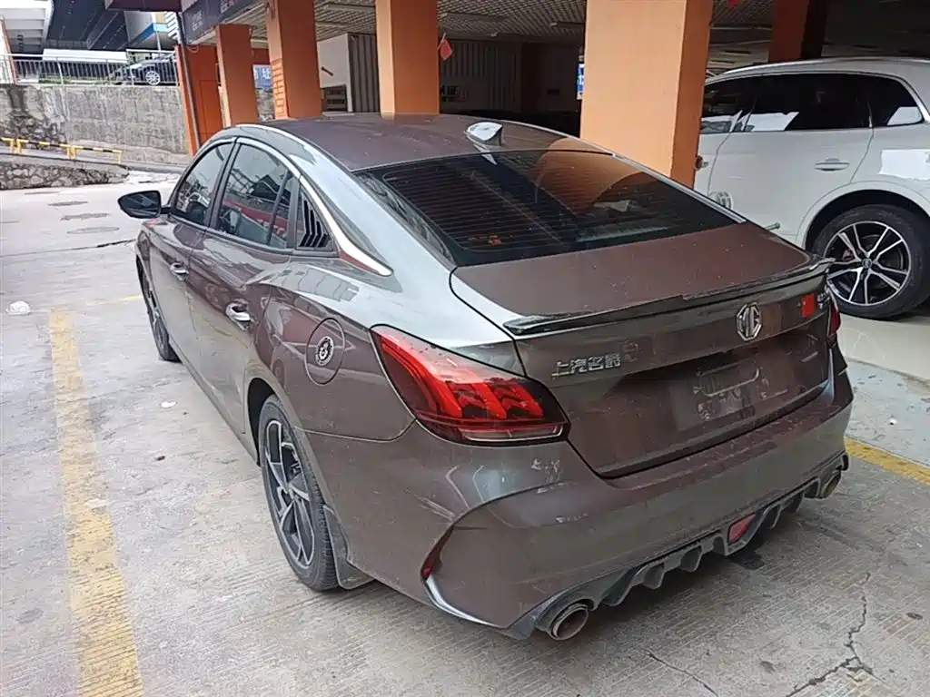 MG5 300 TGI DCT Youth Luxury Flagship