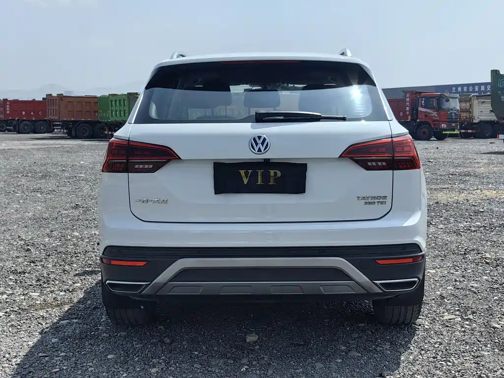 Tayron 330 TSI 2 WD Luxury CN-VI