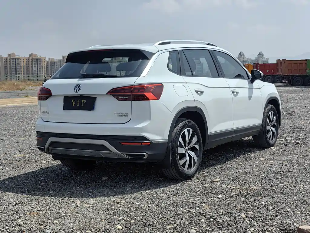 Tayron 330 TSI 2 WD Luxury CN-VI