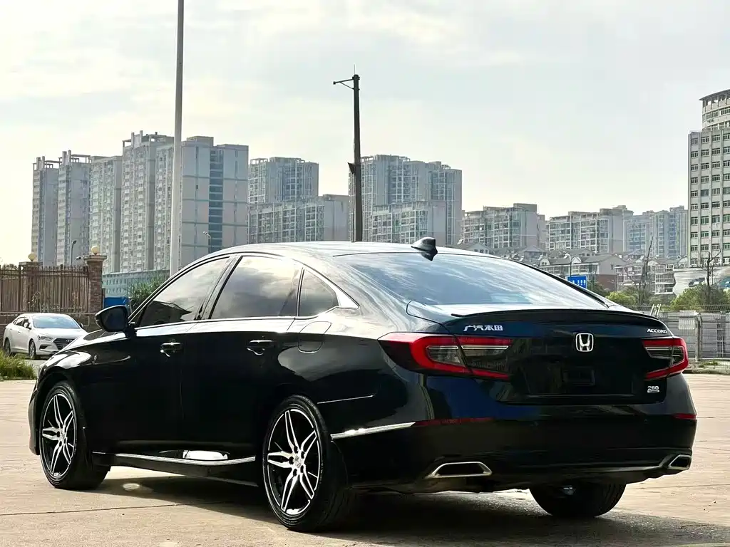 Accord Sharp· Hybrid 2.0 L Sharp Leading