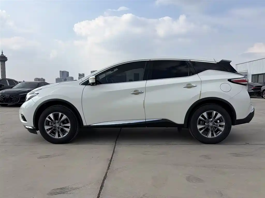 Murano 2.5 L XE 2 WD Elite