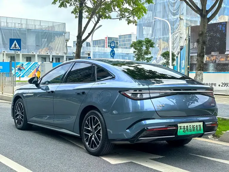 BYD Seal 07 DM-i DM-i 1.5 L 125 km Luxury