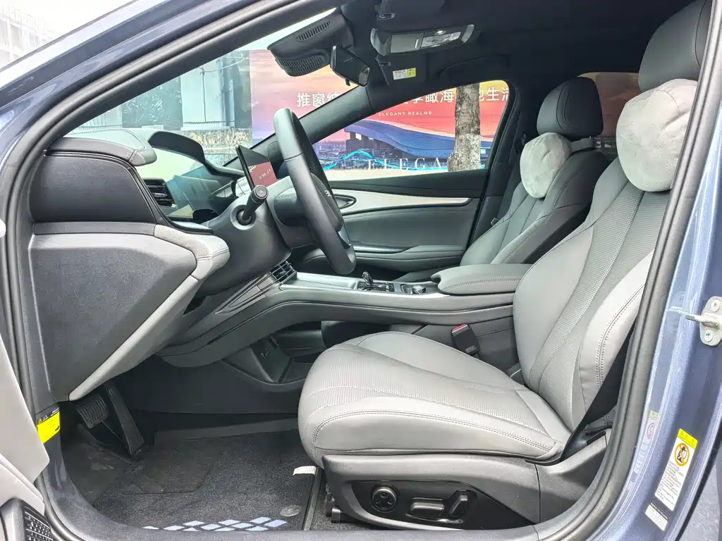 Seal 07 DM-i DM-i 1.5 L 125 km Luxury