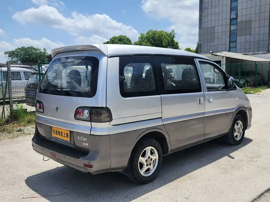 Lingzhi M3 1.6 L 7-seat Comfort CN-V