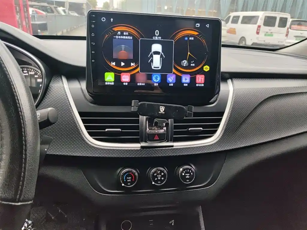 Baojun 730 宝骏730 2021款 1.5 T 手动时尚型 7座
