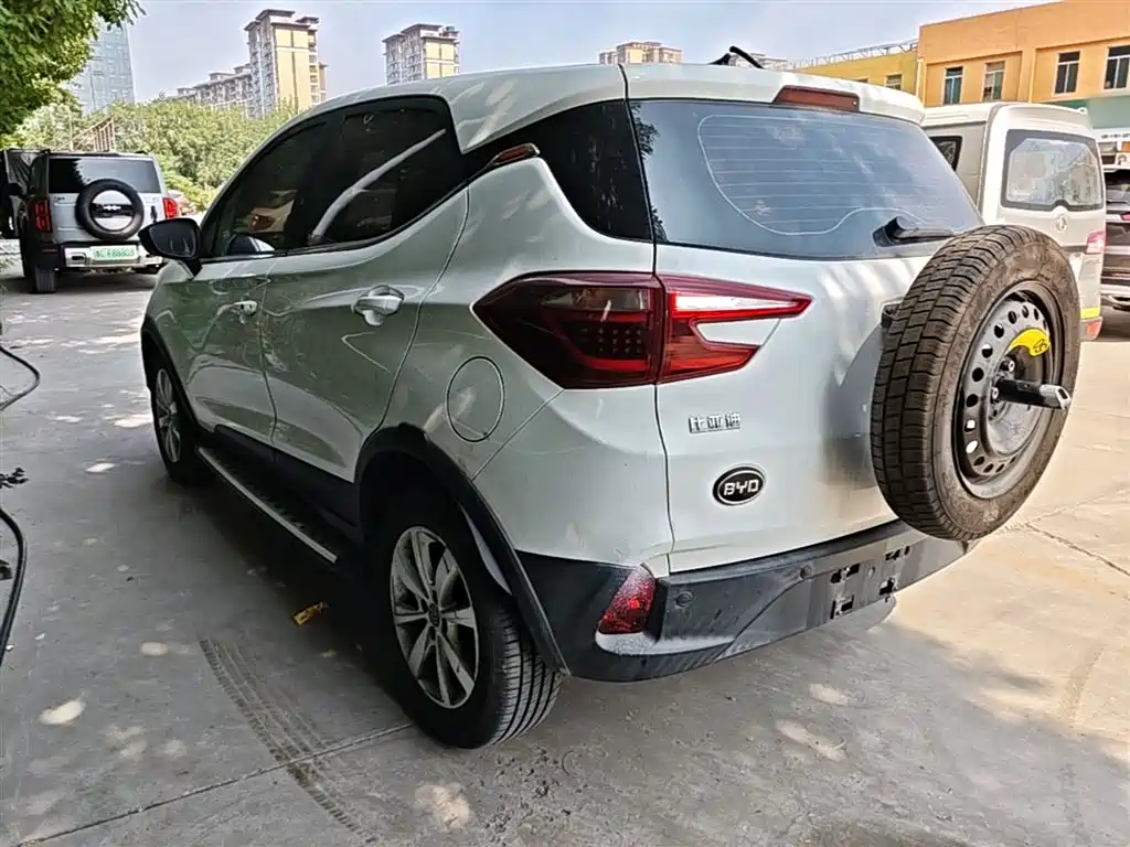 Yuan 1.5 L Auto Cool Dazzle Fashion