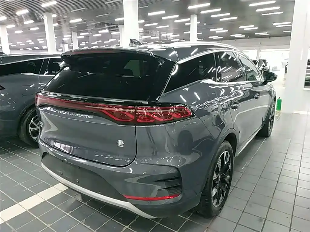 Tang NEV DM-i Glory 112 KM Flagship