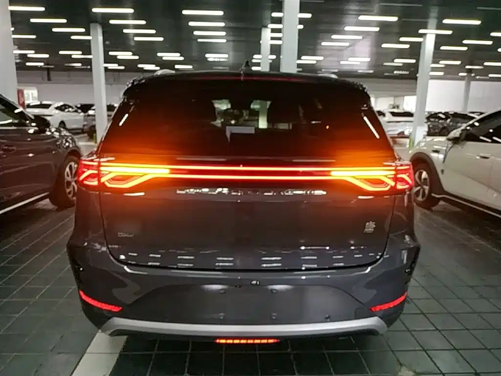 Tang NEV DM-i Glory 112 KM Flagship