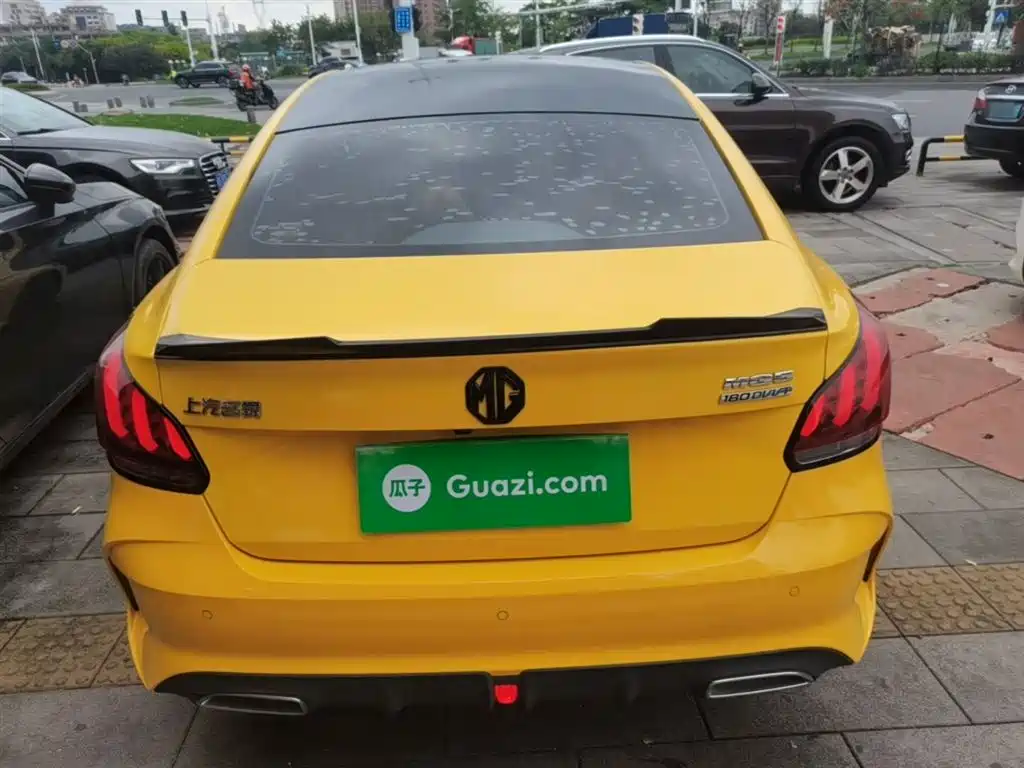 MG5 180 DVVT CVT Youth Luxury
