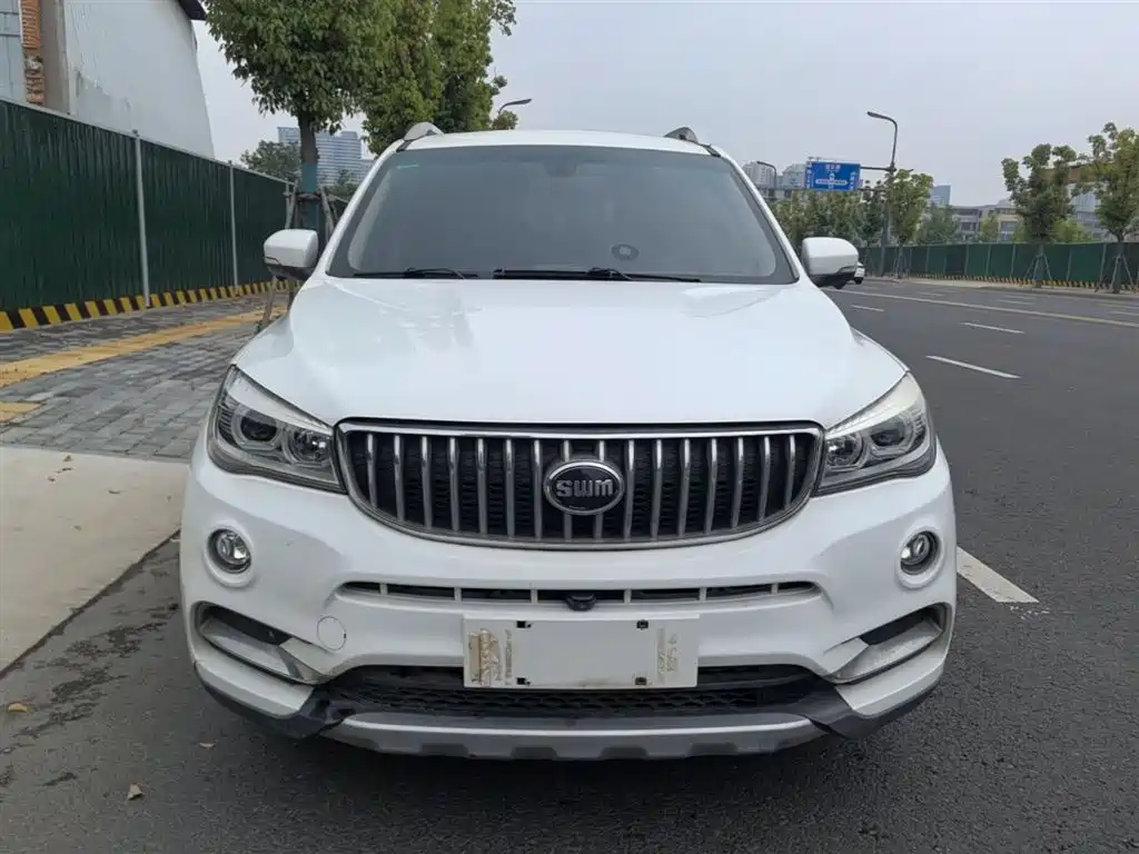 SWM X7 SWM斯威X7 2020款 2.0 L 手动舒适版 7座